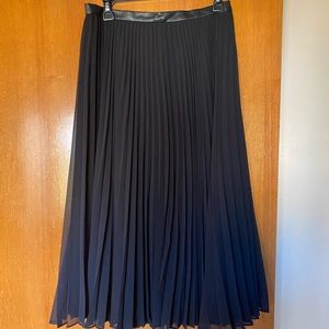Banana republic pleated skirt